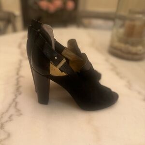 Ann Taylor Analeigh Peeptoe Shoetie black leather & suede size 8